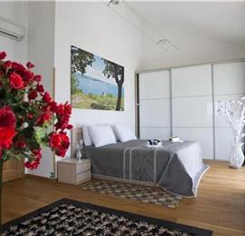 4 bedroom hilltop villa with pool near Jesenice, sleeps 8